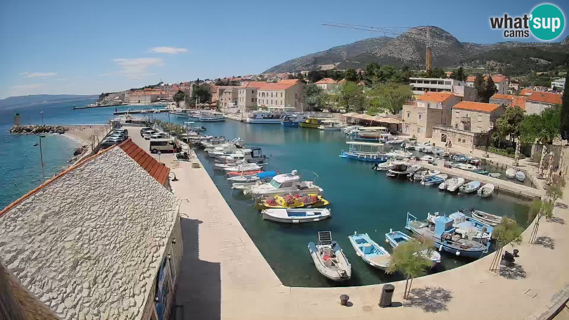 Webcam porto di Bol – Vista live sulla Riva e Marina