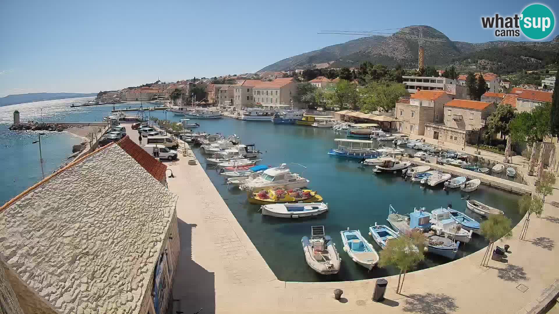 Webcam Bol Hafen – Liveblick auf Bol Riva & Marina