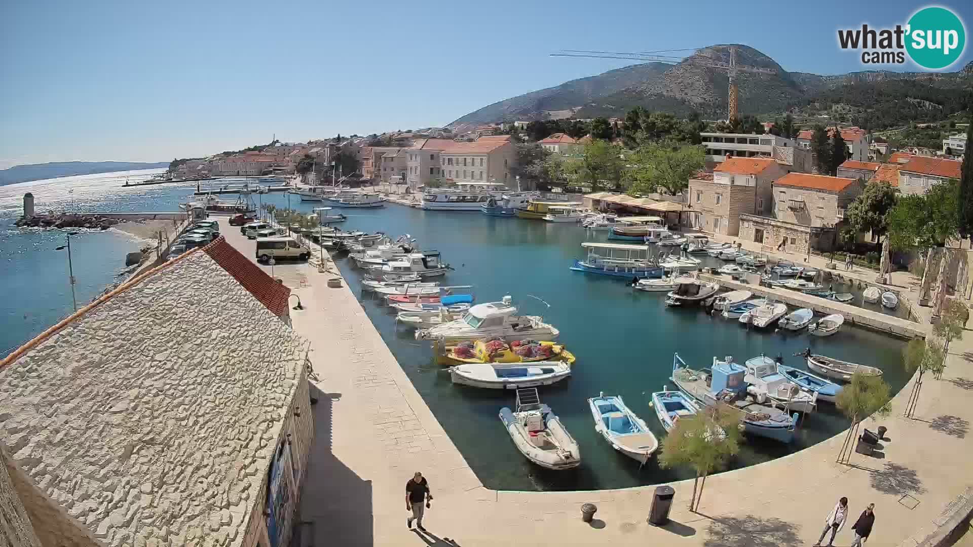 Webcam porto di Bol – Vista live sulla Riva e Marina