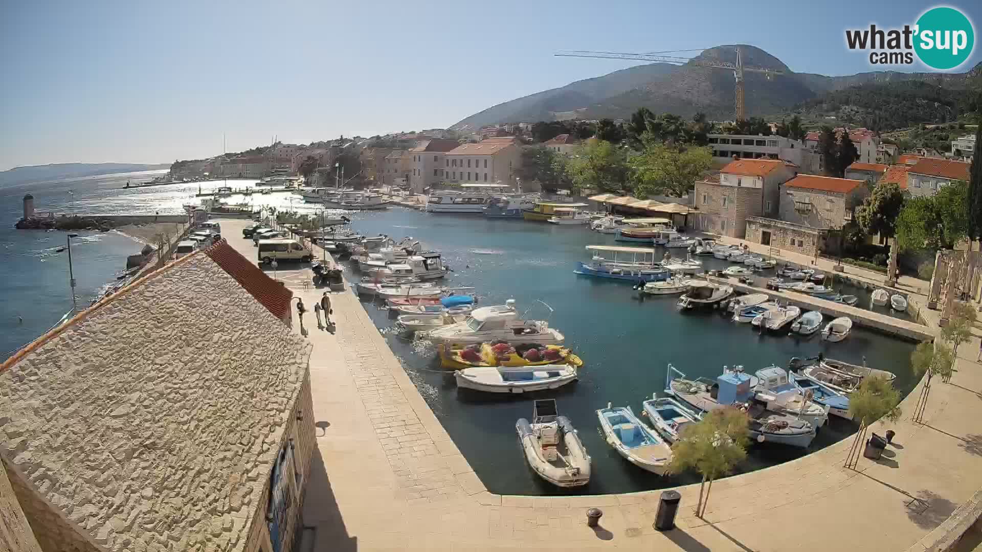 Webcam Bol Hafen – Liveblick auf Bol Riva & Marina