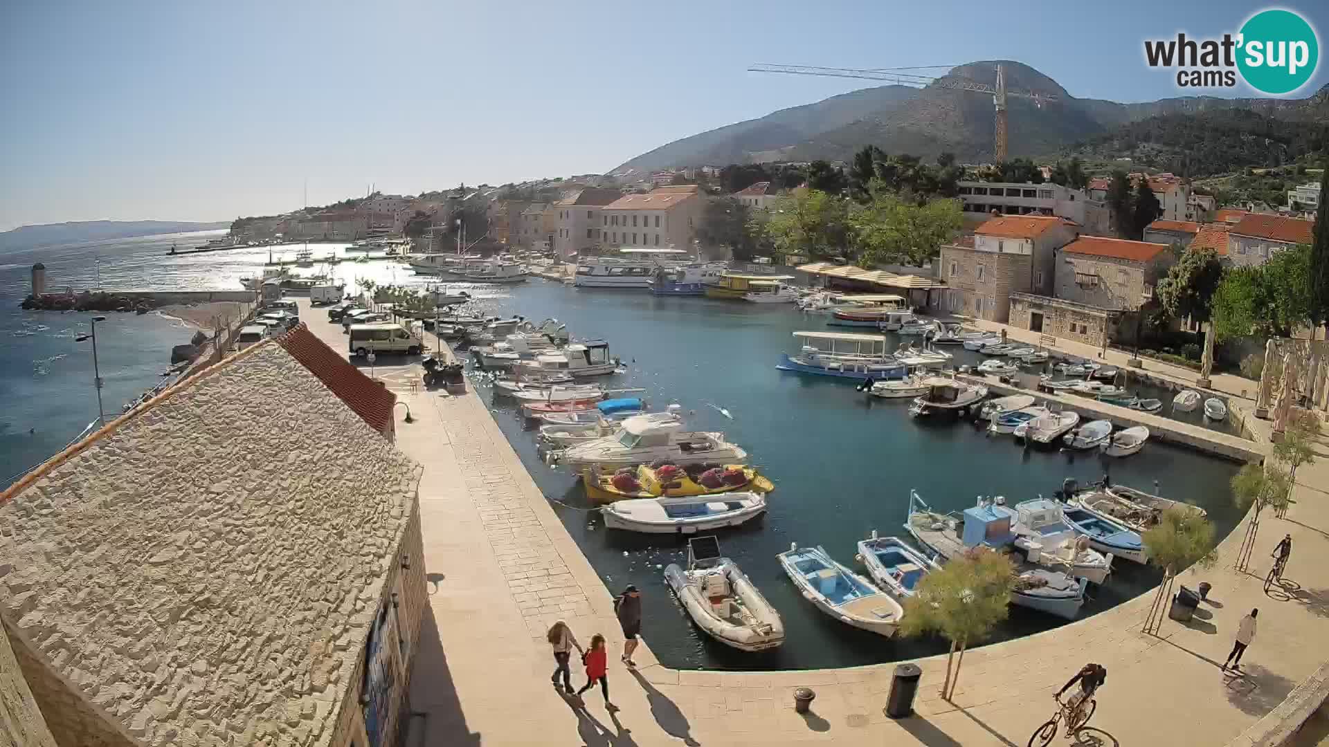 Webcam Bol Harbour – Live View of Bol Riva & Marina