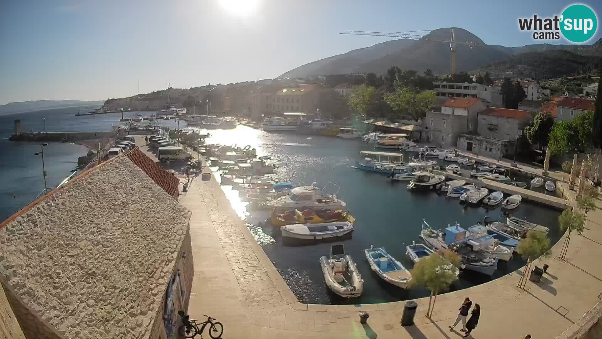 Webcam Bol Hafen – Liveblick auf Bol Riva & Marina