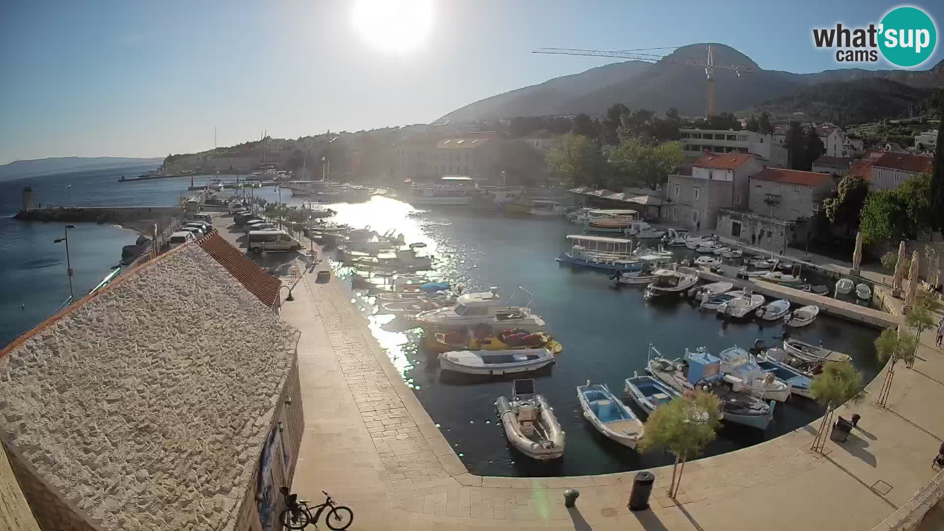 Webcam Bol Hafen – Liveblick auf Bol Riva & Marina