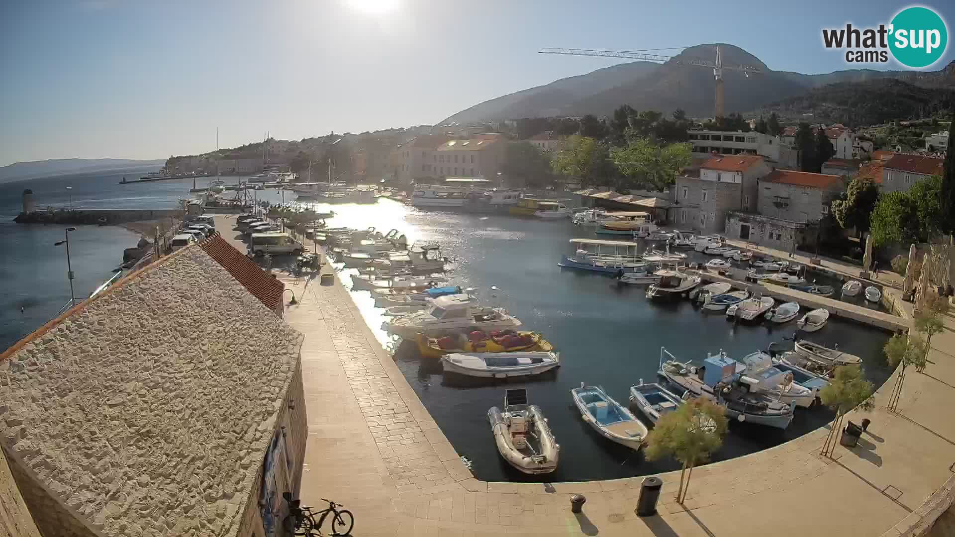 Webcam Bol Hafen – Liveblick auf Bol Riva & Marina