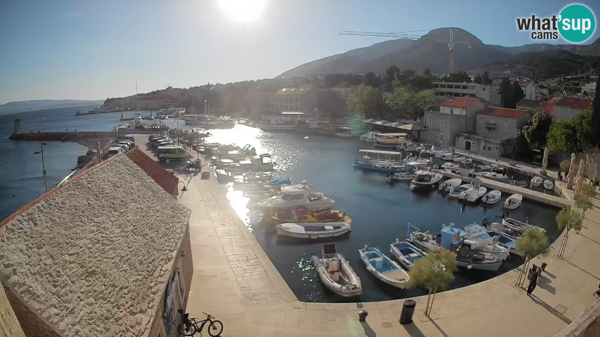 Webcam Bol Hafen – Liveblick auf Bol Riva & Marina