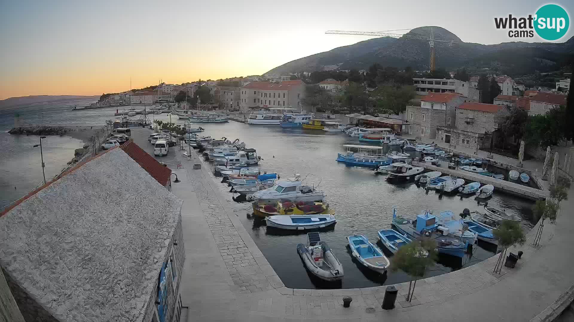 Webcam Bol Hafen – Liveblick auf Bol Riva & Marina