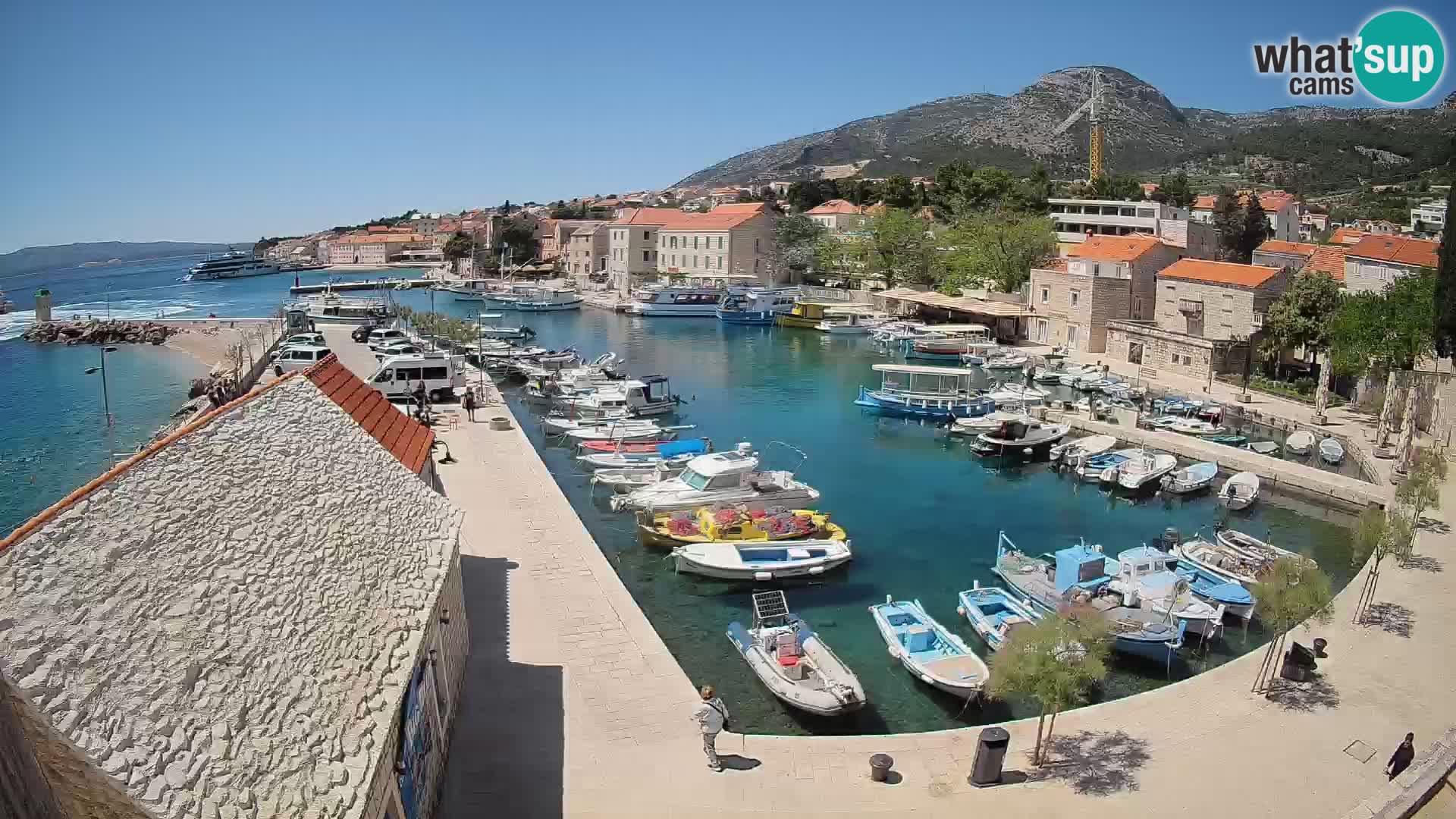 Webcam Bol Harbour – Live View of Bol Riva & Marina