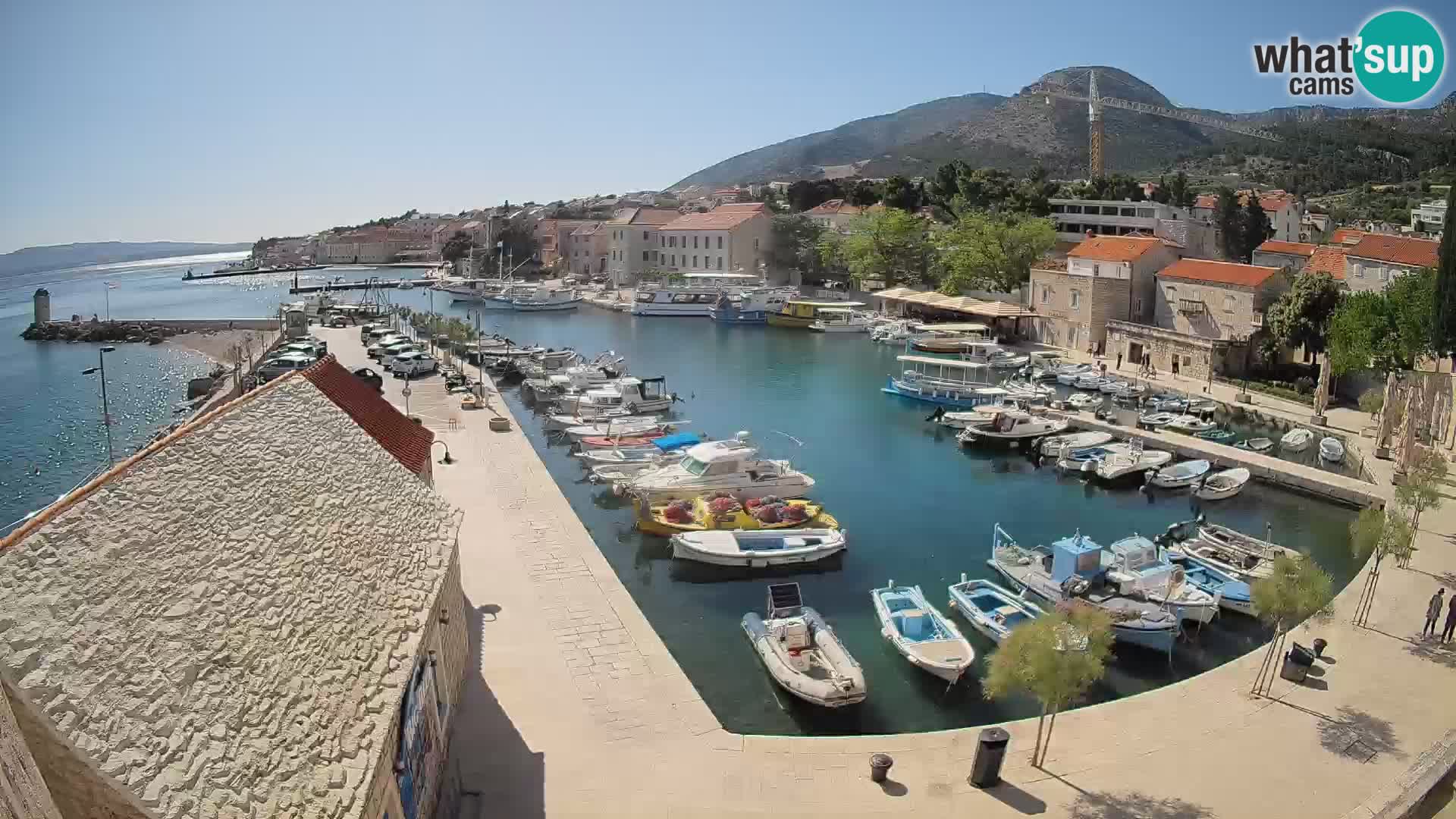 Webcam Bol Hafen – Liveblick auf Bol Riva & Marina