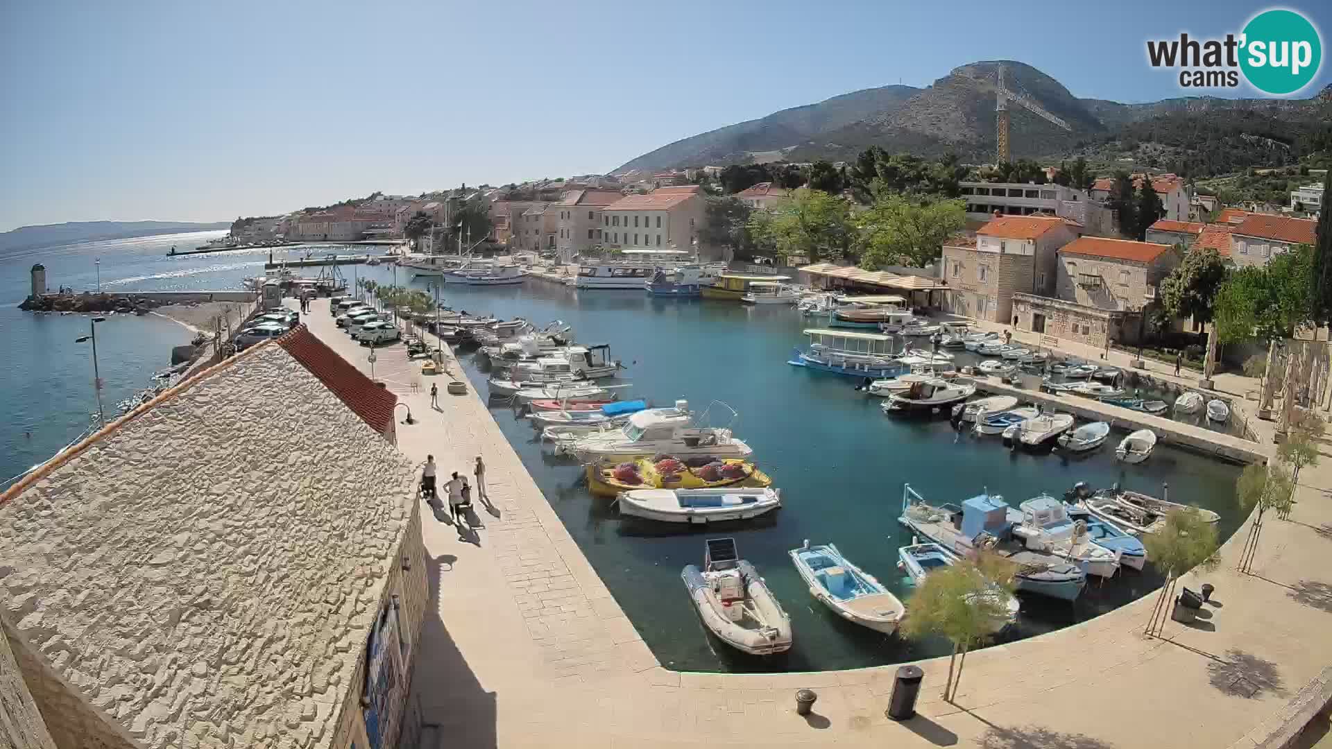 Webcam porto di Bol – Vista live sulla Riva e Marina