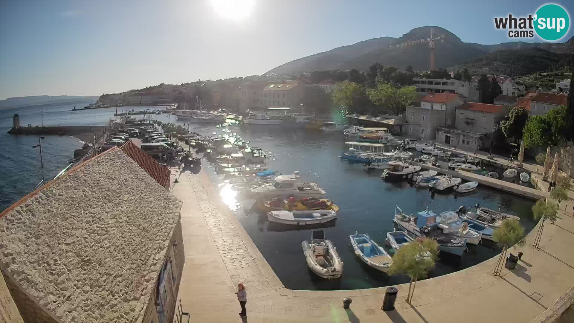 Webcam porto di Bol – Vista live sulla Riva e Marina