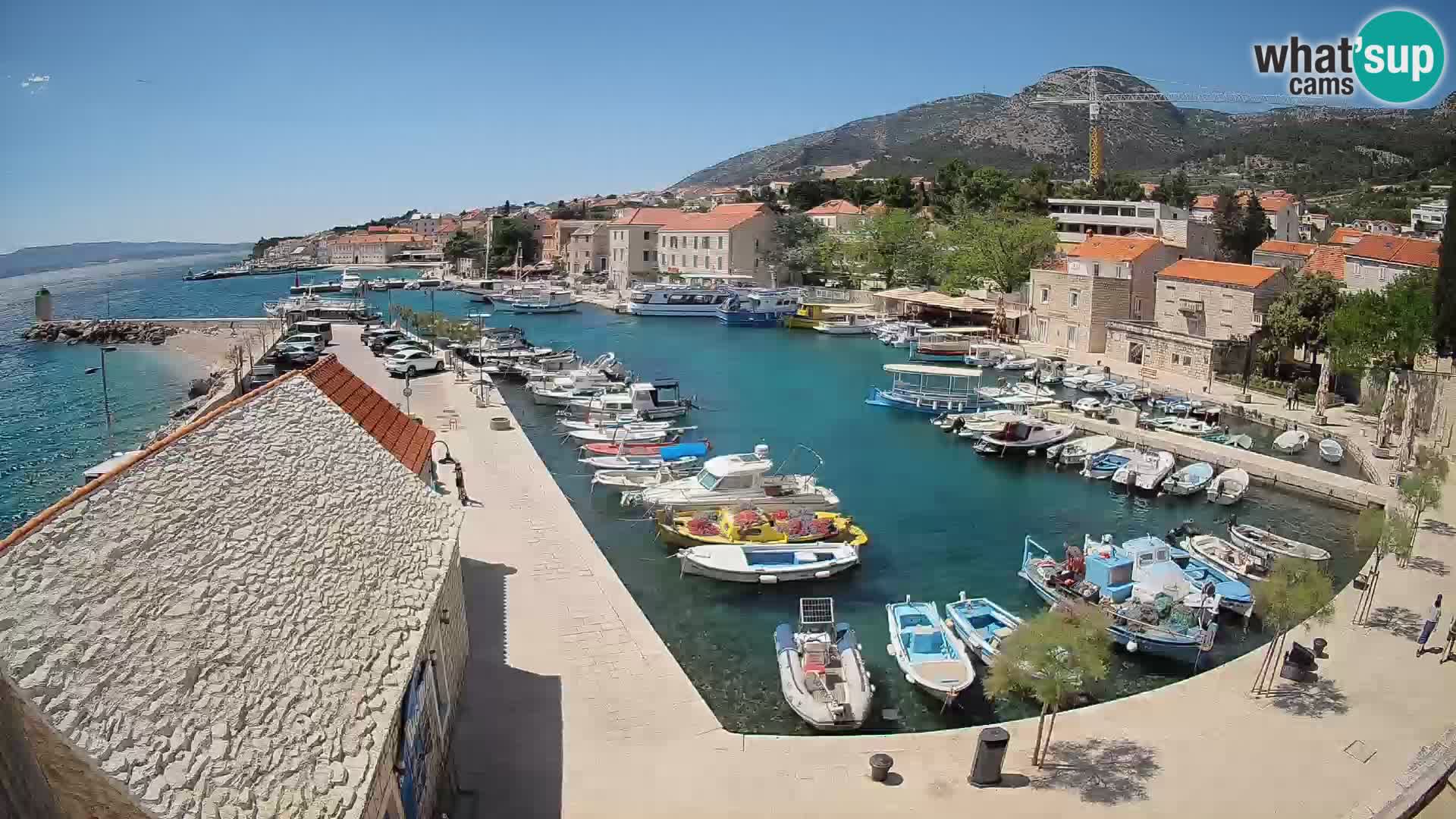 Webcam porto di Bol – Vista live sulla Riva e Marina