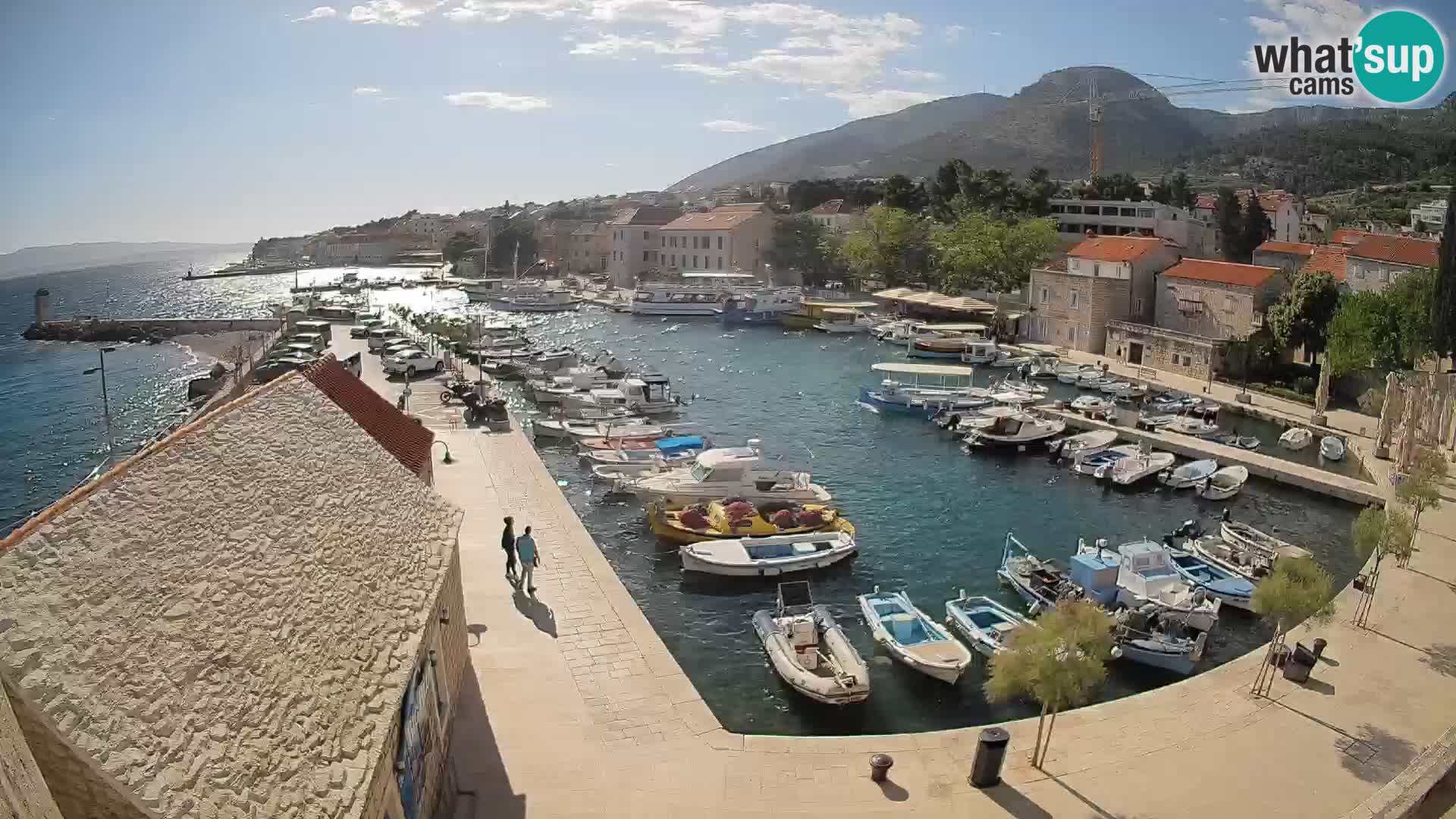 Webcam porto di Bol – Vista live sulla Riva e Marina