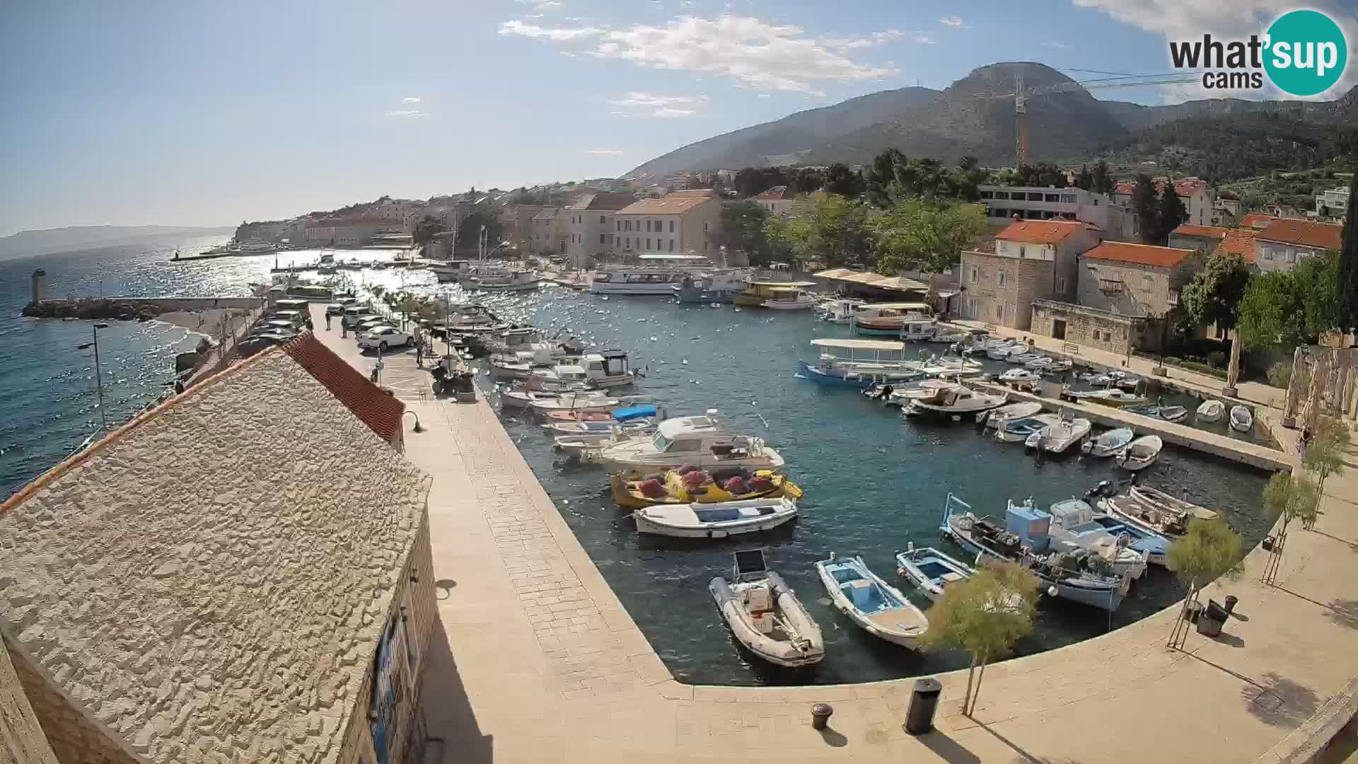 Webcam porto di Bol – Vista live sulla Riva e Marina