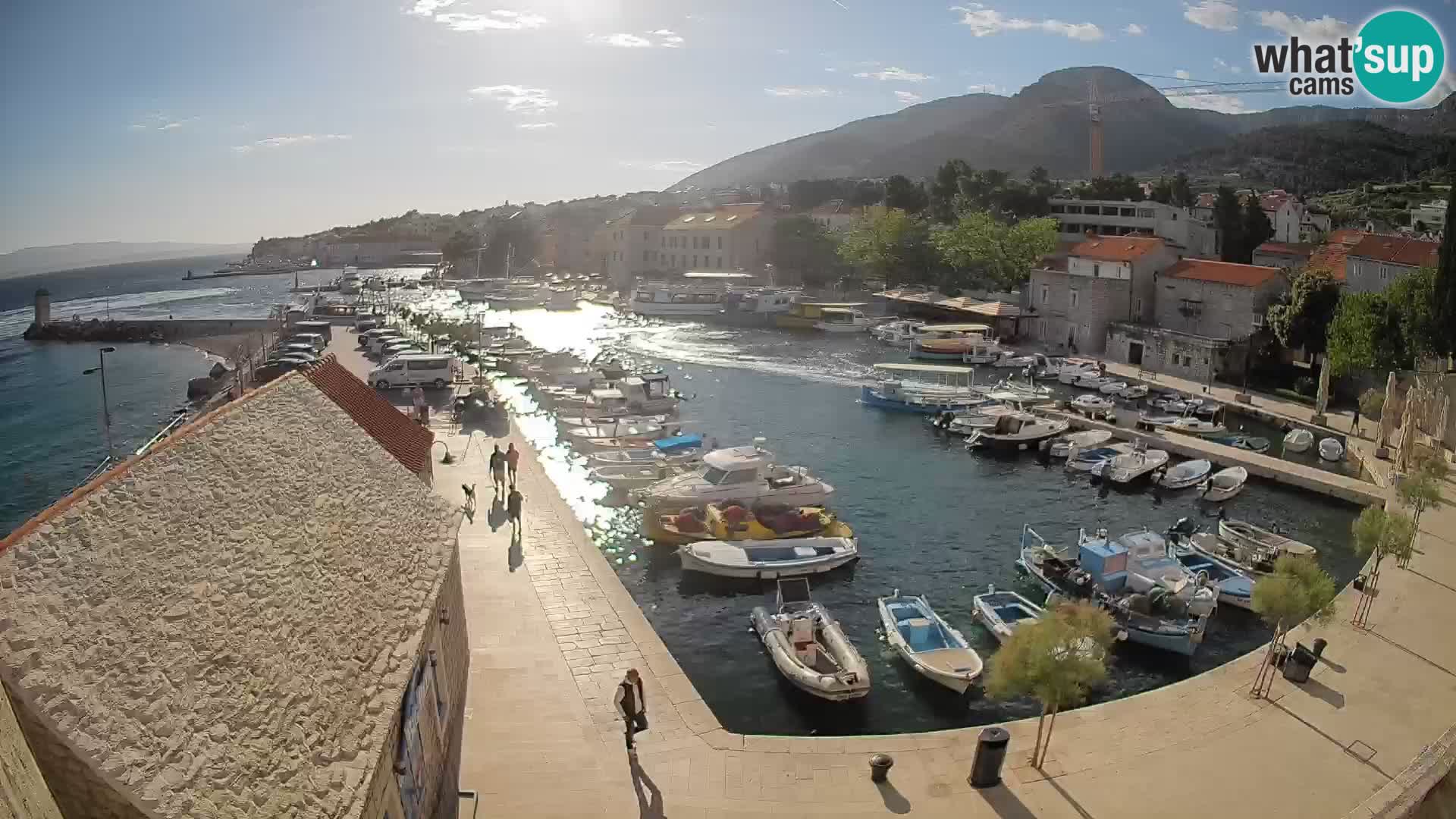 Webcam porto di Bol – Vista live sulla Riva e Marina