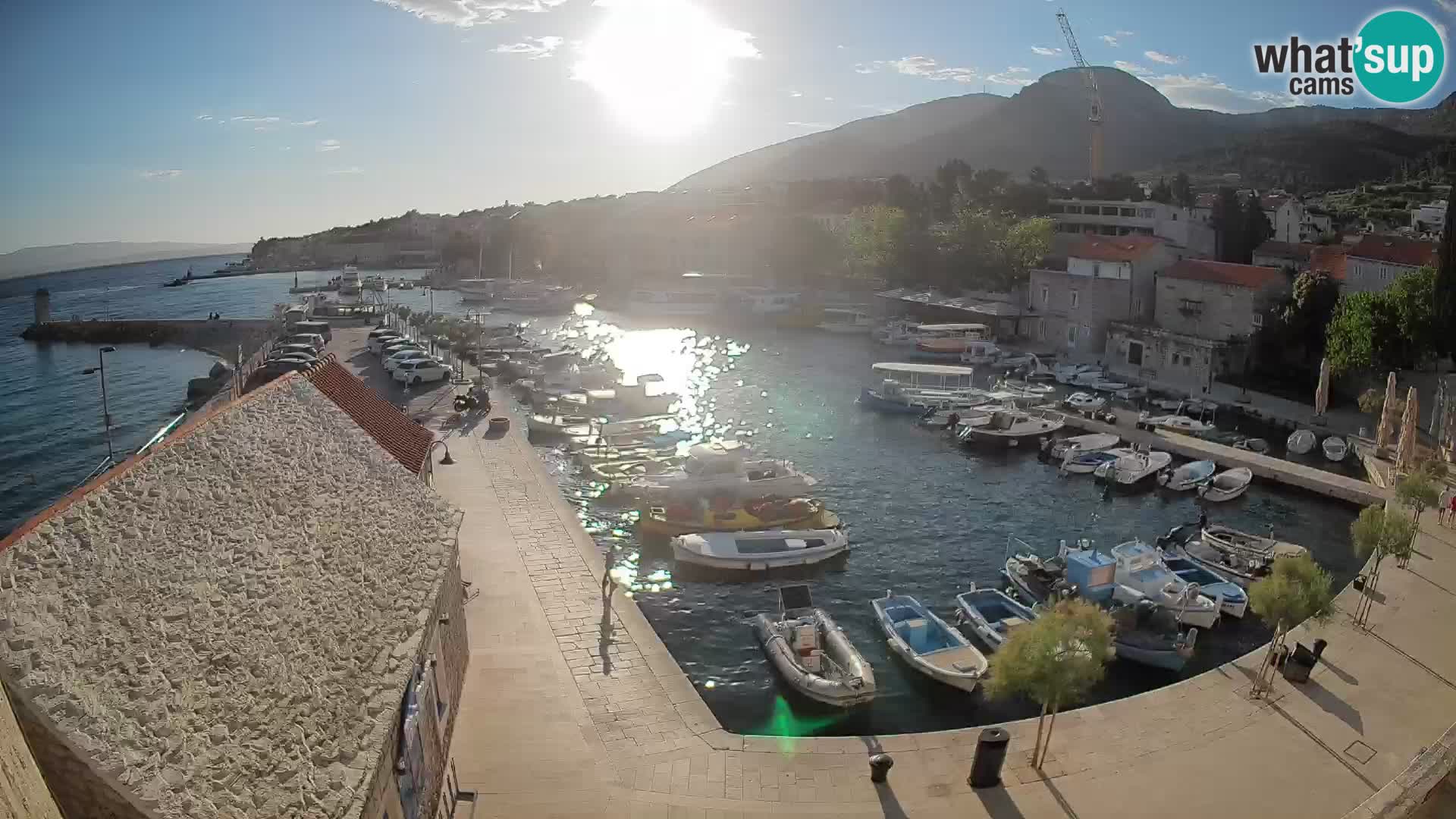 Webcam porto di Bol – Vista live sulla Riva e Marina