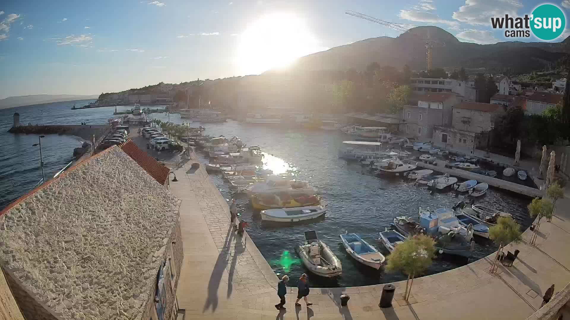 Webcam porto di Bol – Vista live sulla Riva e Marina