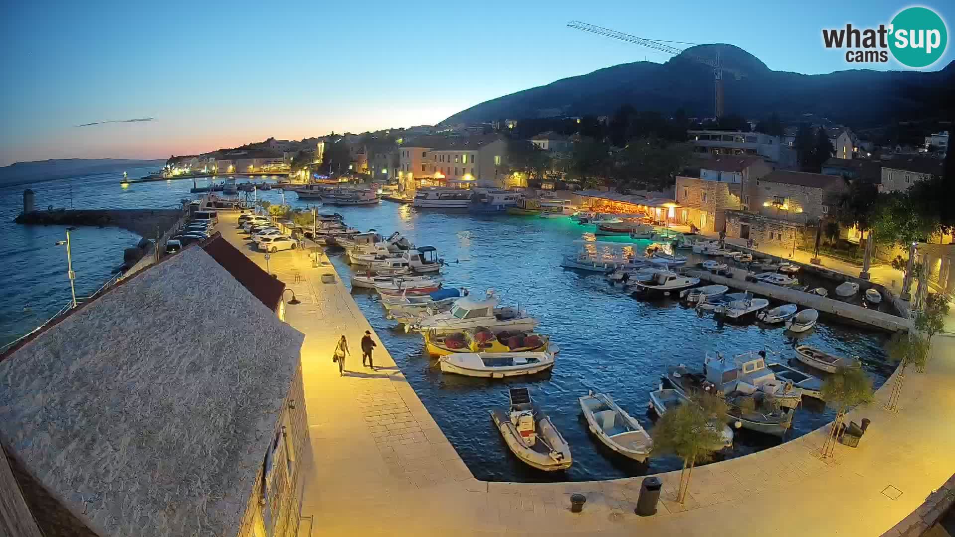 Webcam porto di Bol – Vista live sulla Riva e Marina
