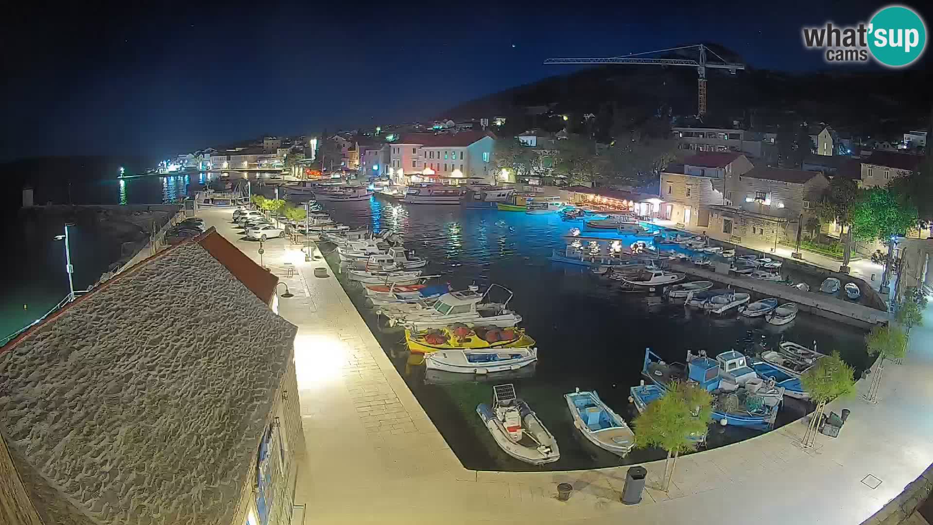 Webcam porto di Bol – Vista live sulla Riva e Marina