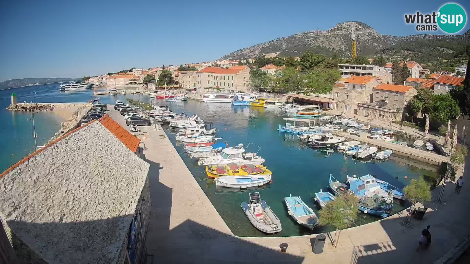 Webcam porto di Bol – Vista live sulla Riva e Marina