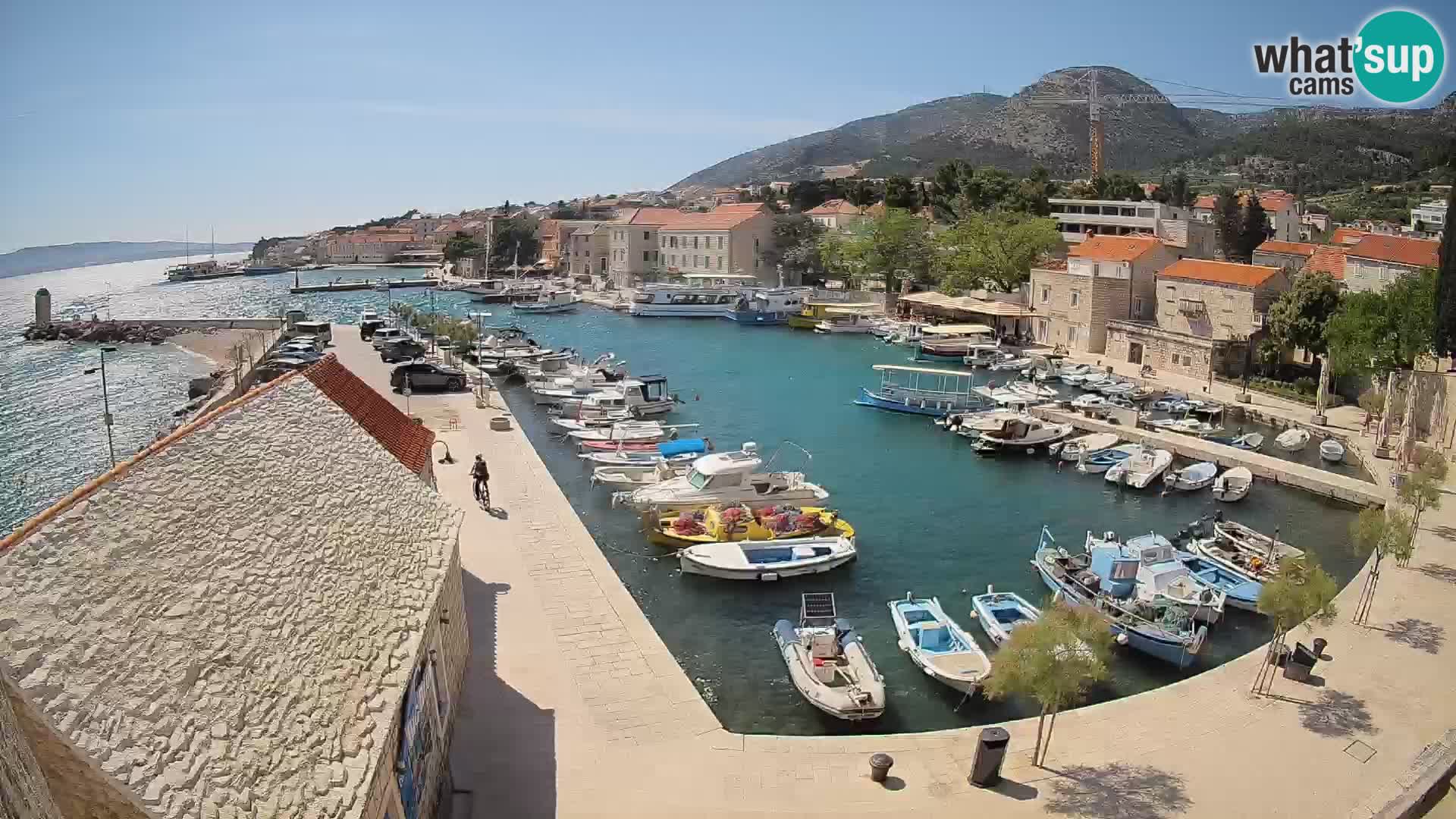 Webcam Bol Harbour – Live View of Bol Riva & Marina