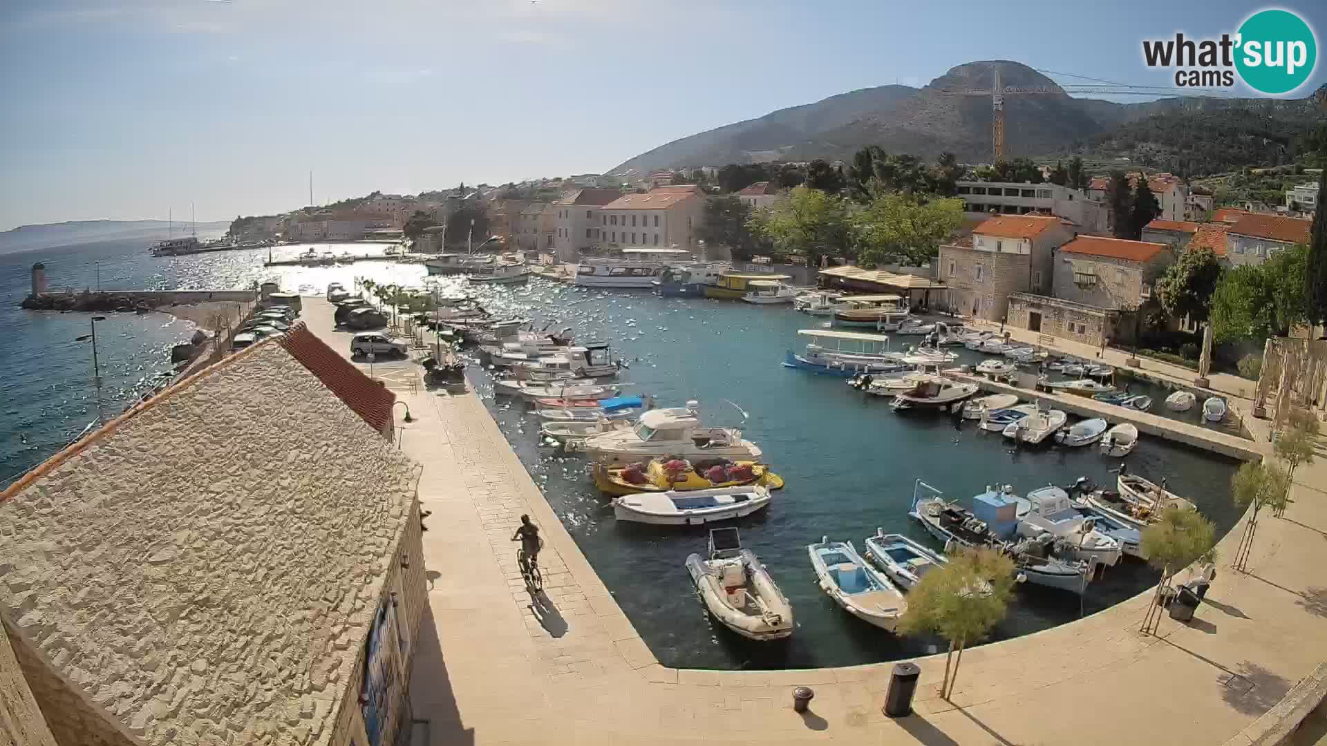 Webcam Bol Hafen – Liveblick auf Bol Riva & Marina