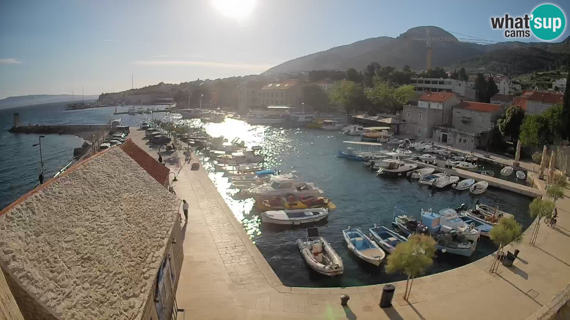 Webcam porto di Bol – Vista live sulla Riva e Marina