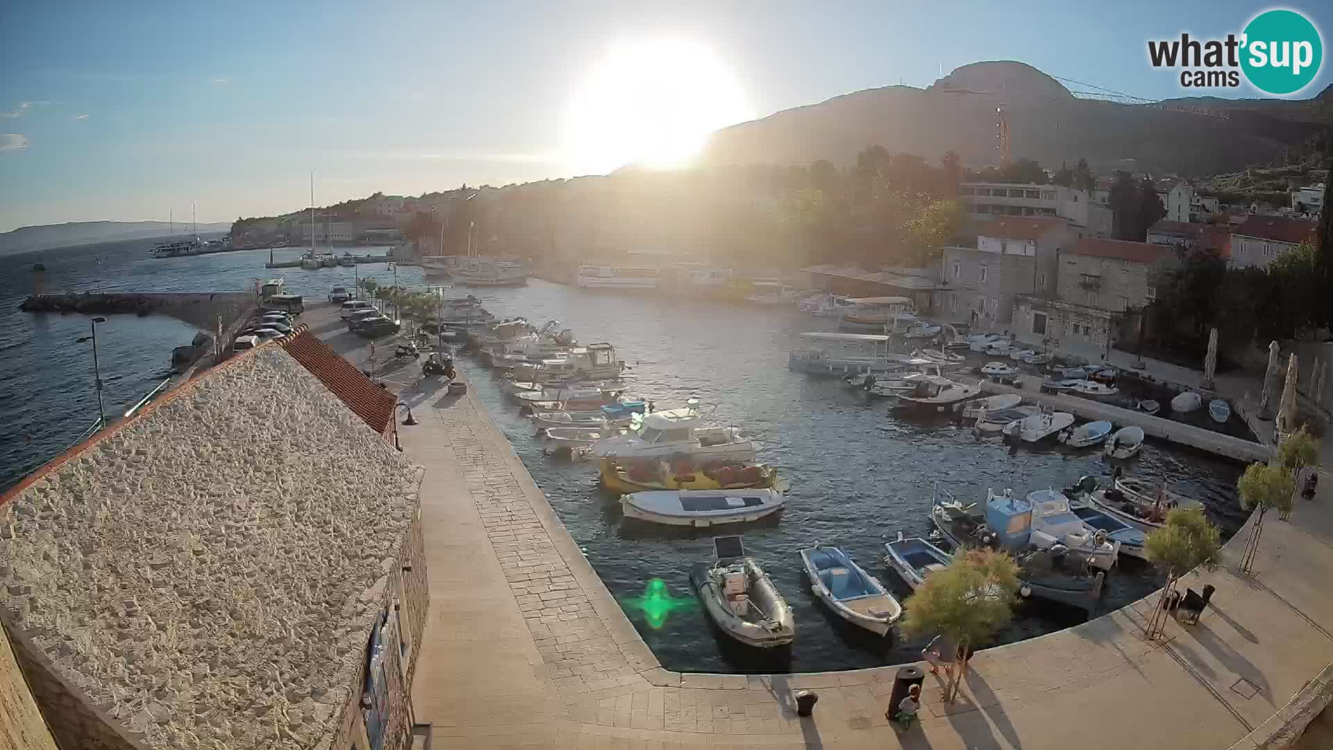 Webcam Bol Harbour – Live View of Bol Riva & Marina