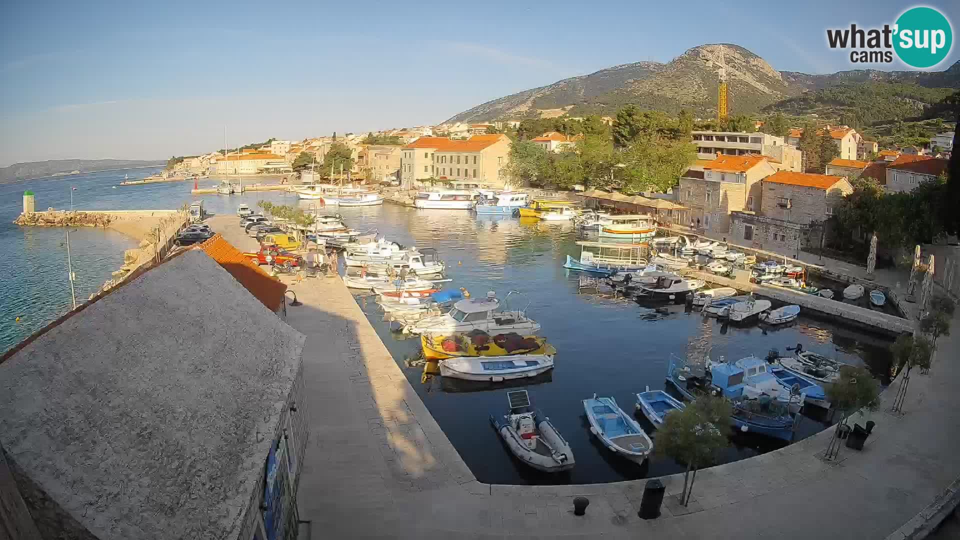 Webcam Bol Hafen – Liveblick auf Bol Riva & Marina
