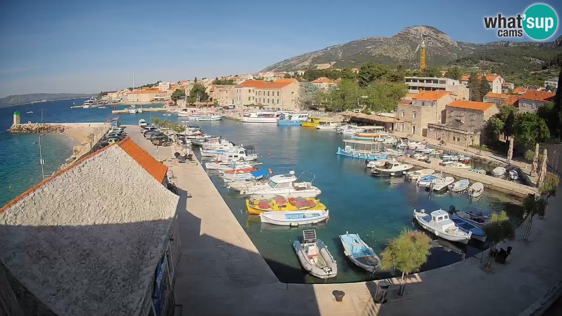 Webcam porto di Bol – Vista live sulla Riva e Marina