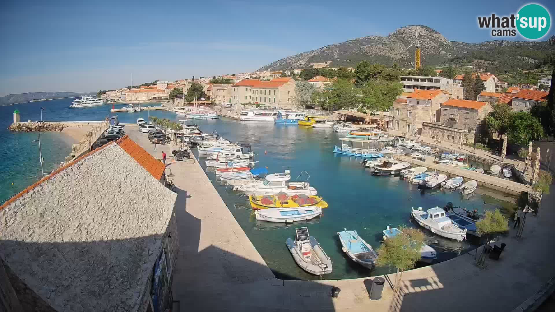 Webcam porto di Bol – Vista live sulla Riva e Marina