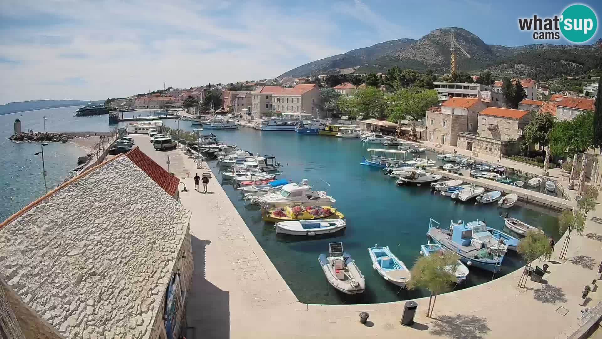 Webcam Bol Hafen – Liveblick auf Bol Riva & Marina
