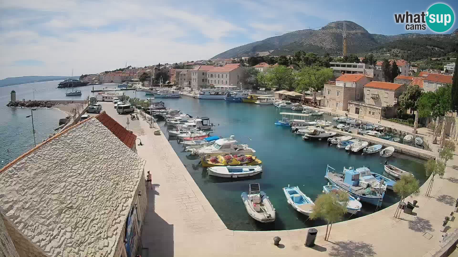 Webcam porto di Bol – Vista live sulla Riva e Marina