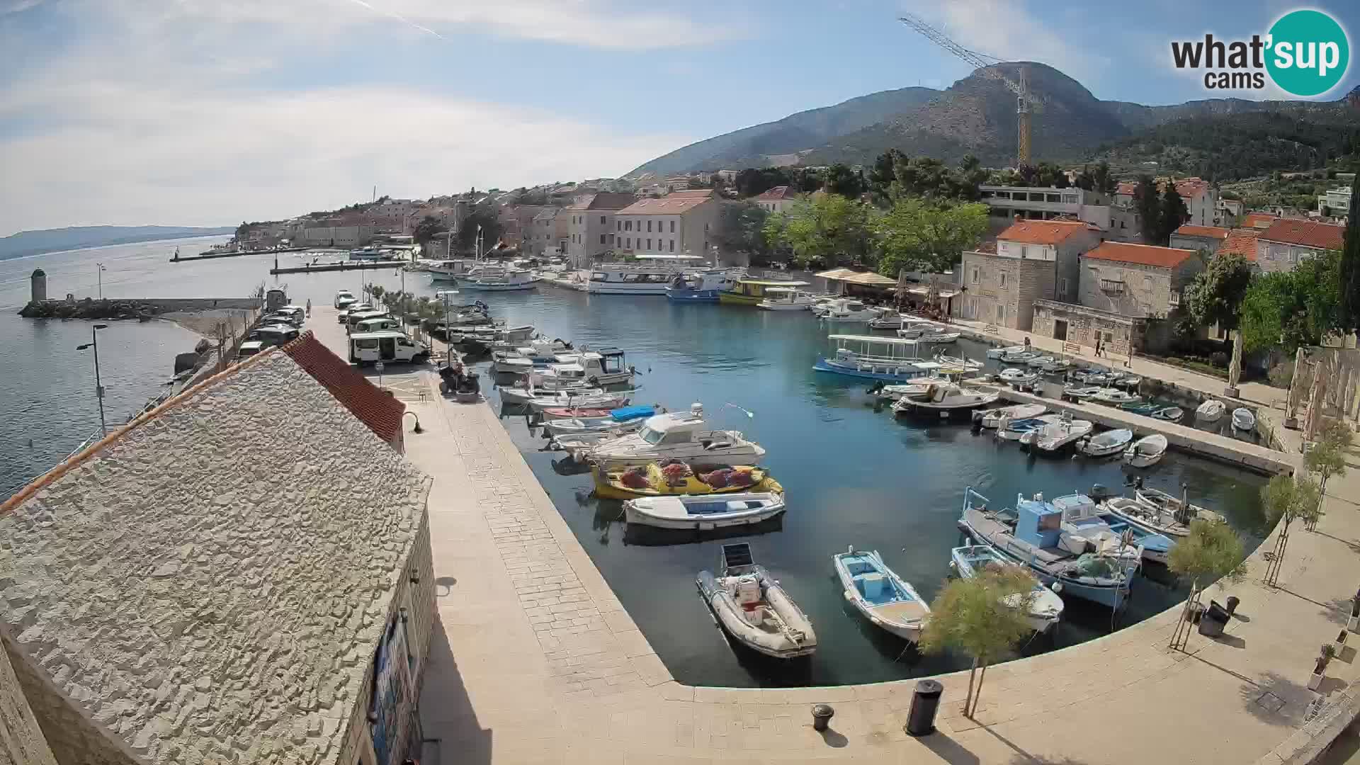 Webcam porto di Bol – Vista live sulla Riva e Marina