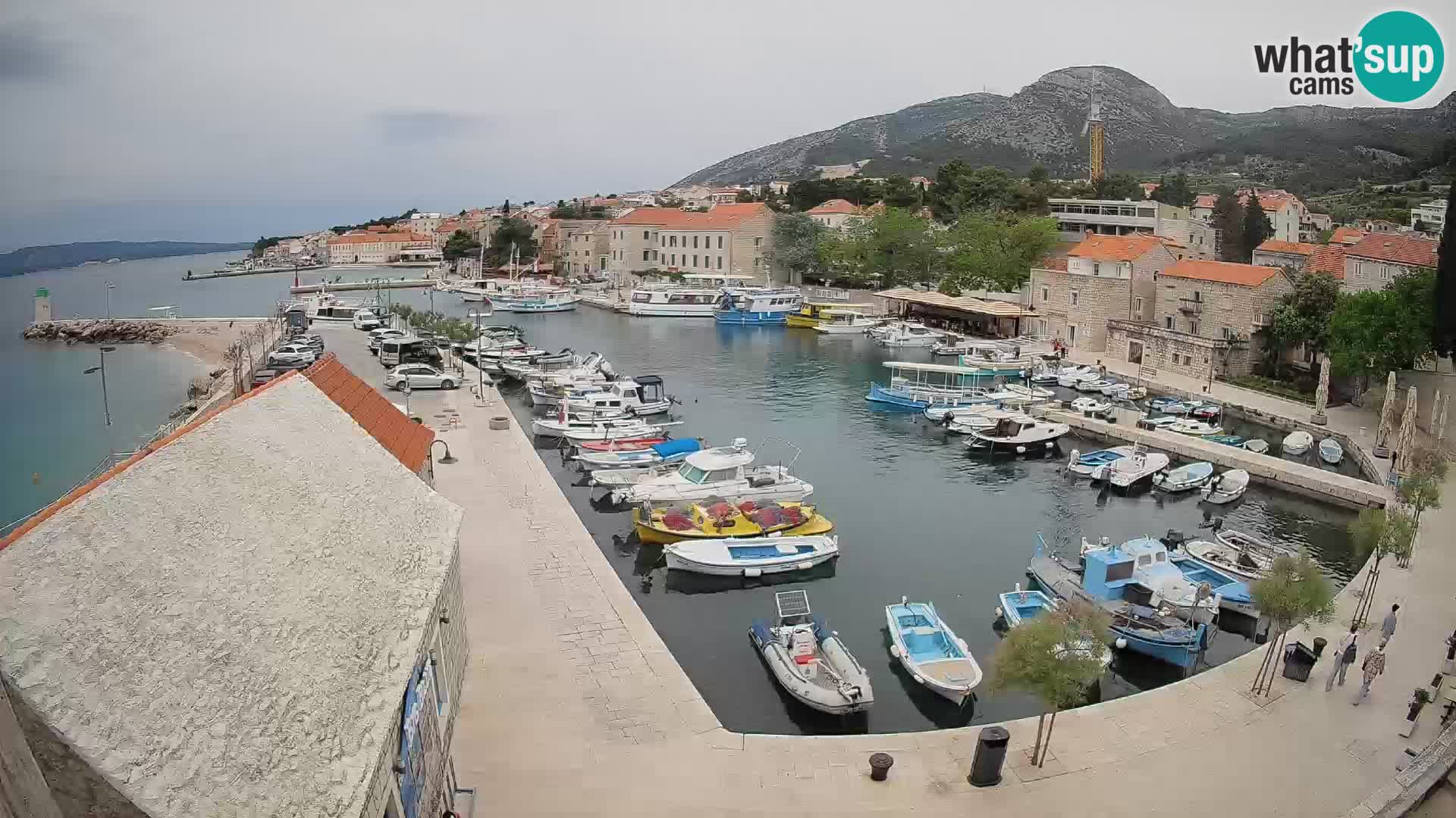Webcam porto di Bol – Vista live sulla Riva e Marina