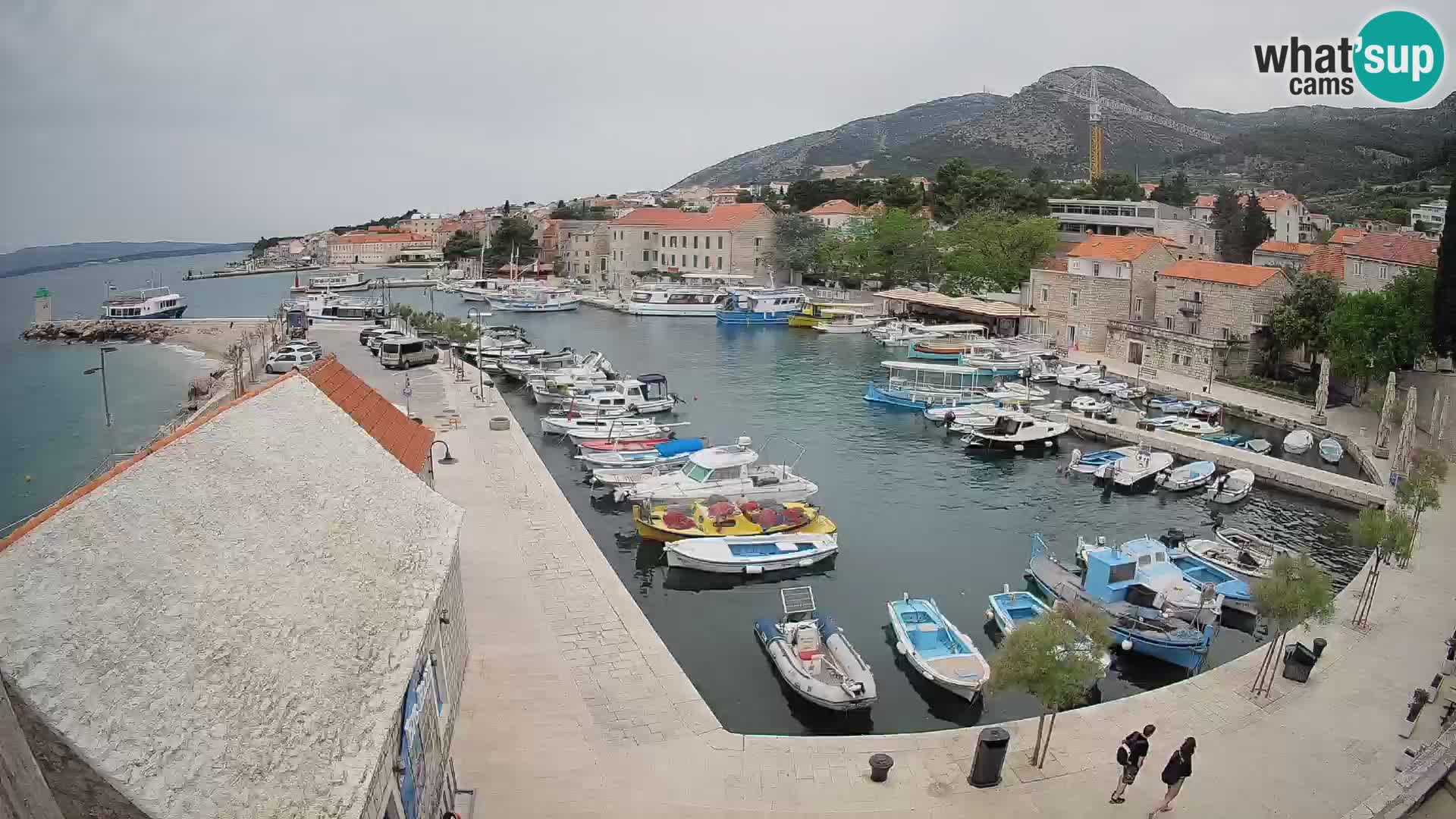 Webcam porto di Bol – Vista live sulla Riva e Marina