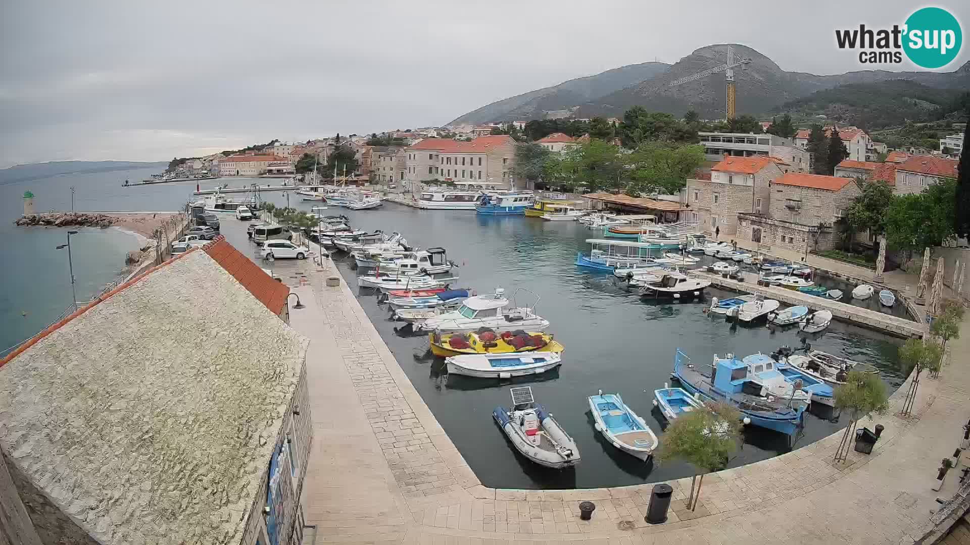 Webcam porto di Bol – Vista live sulla Riva e Marina
