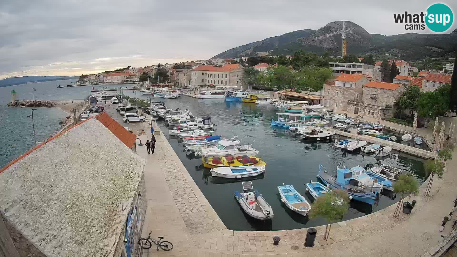 Webcam porto di Bol – Vista live sulla Riva e Marina
