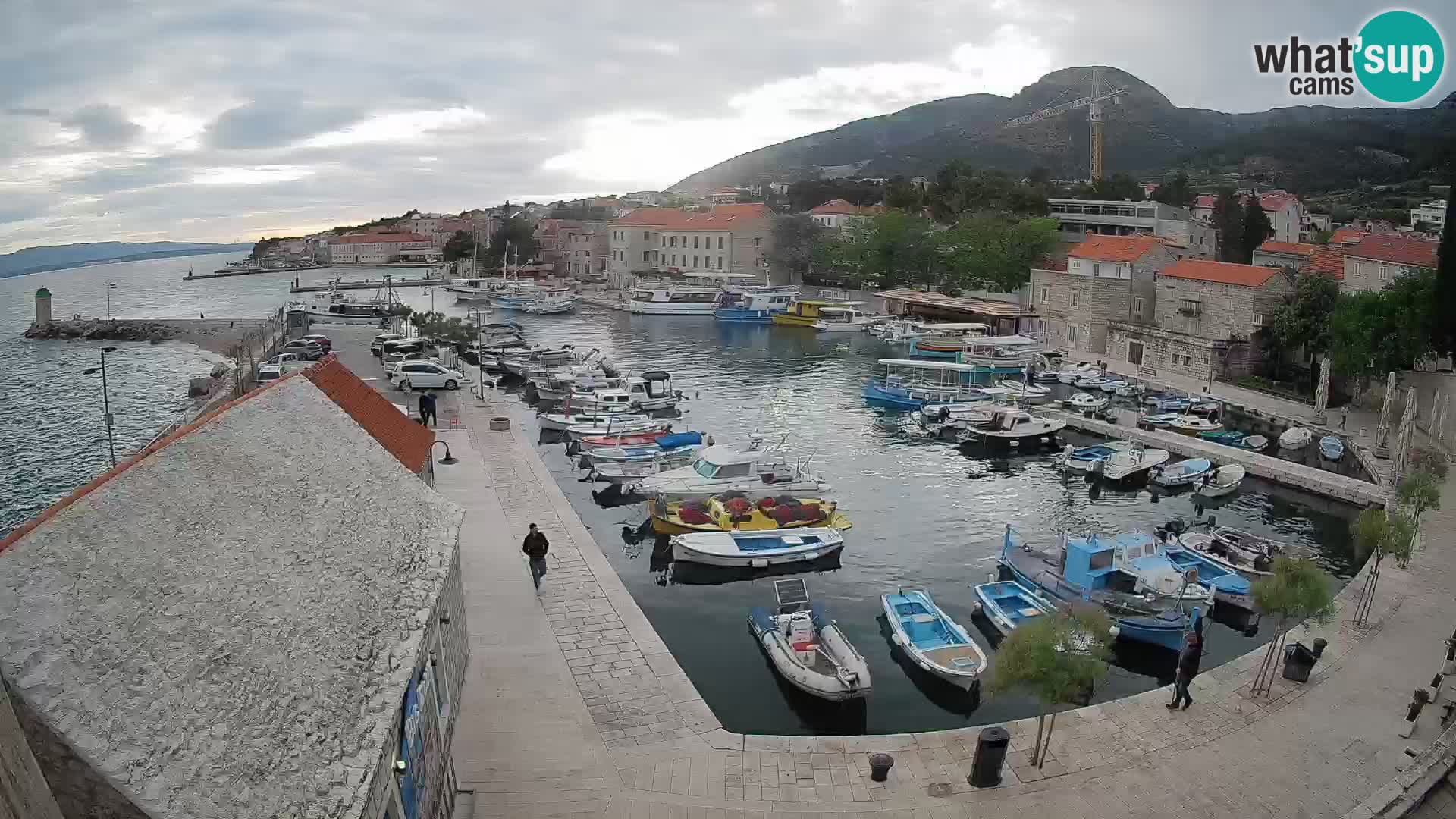 Webcam porto di Bol – Vista live sulla Riva e Marina