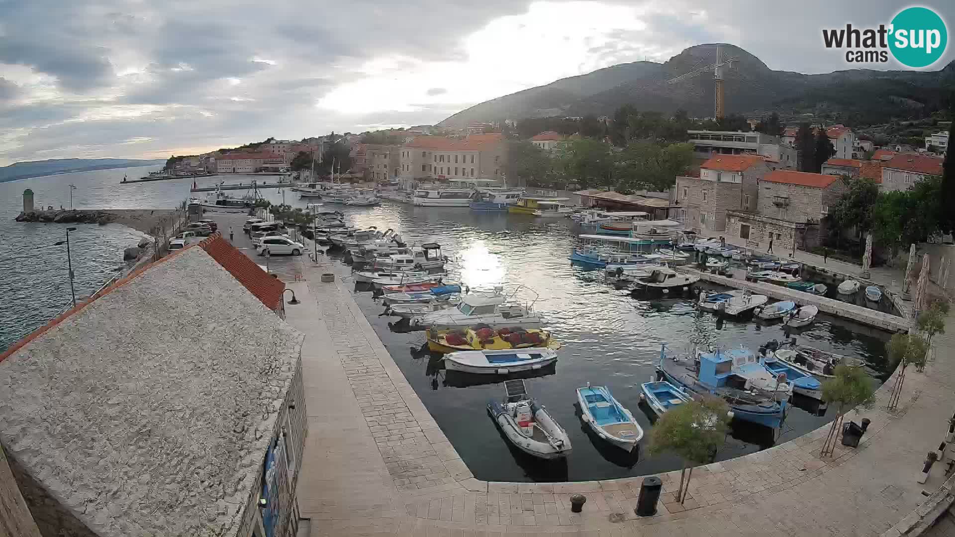 Webcam Bol Harbour – Live View of Bol Riva & Marina
