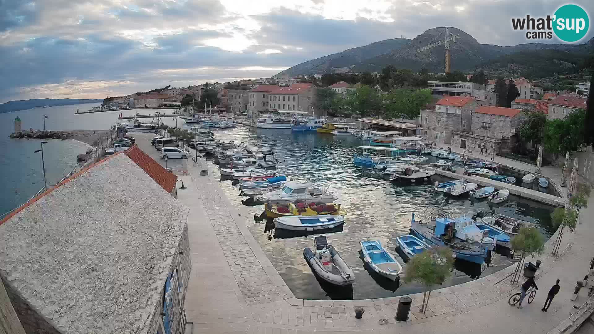 Webcam Bol Harbour – Live View of Bol Riva & Marina