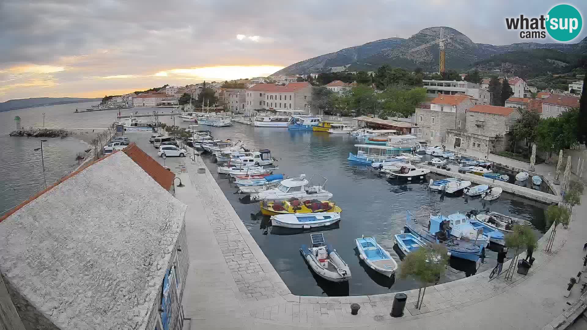 Webcam Bol Harbour – Live View of Bol Riva & Marina