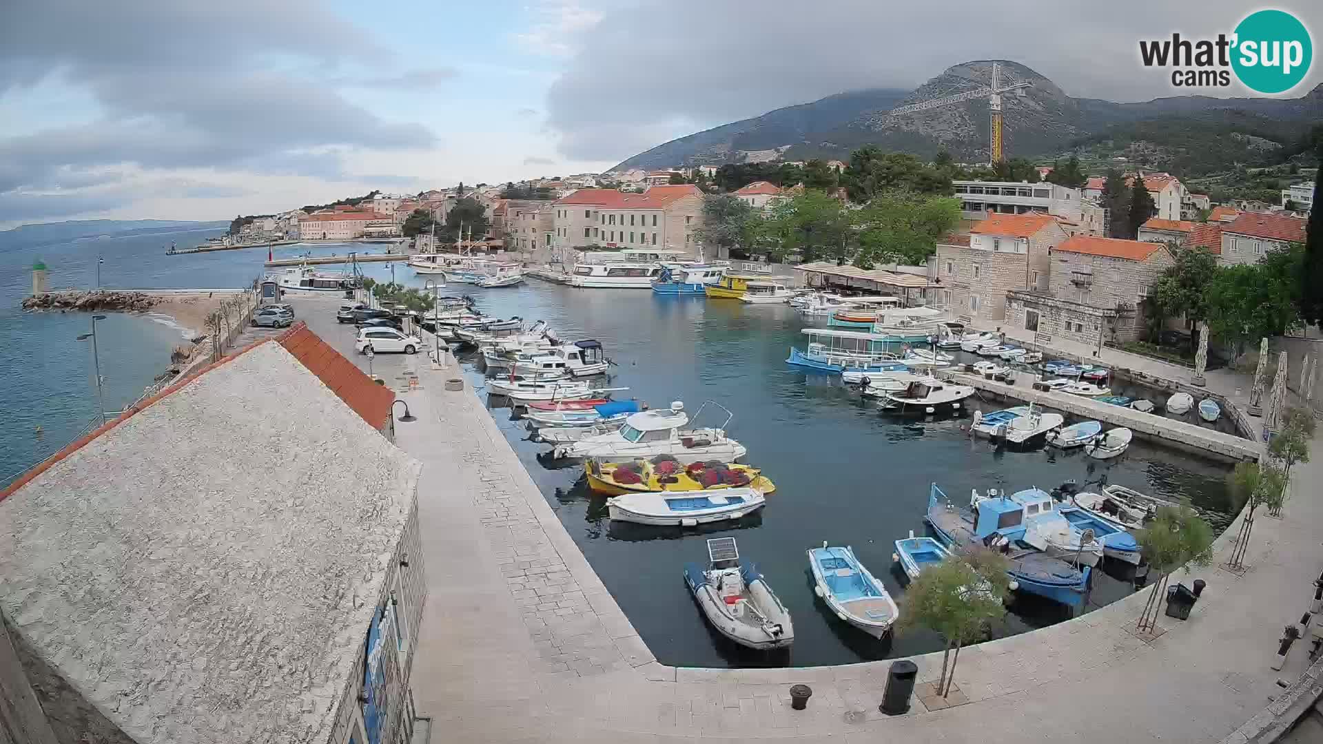 Webcam porto di Bol – Vista live sulla Riva e Marina
