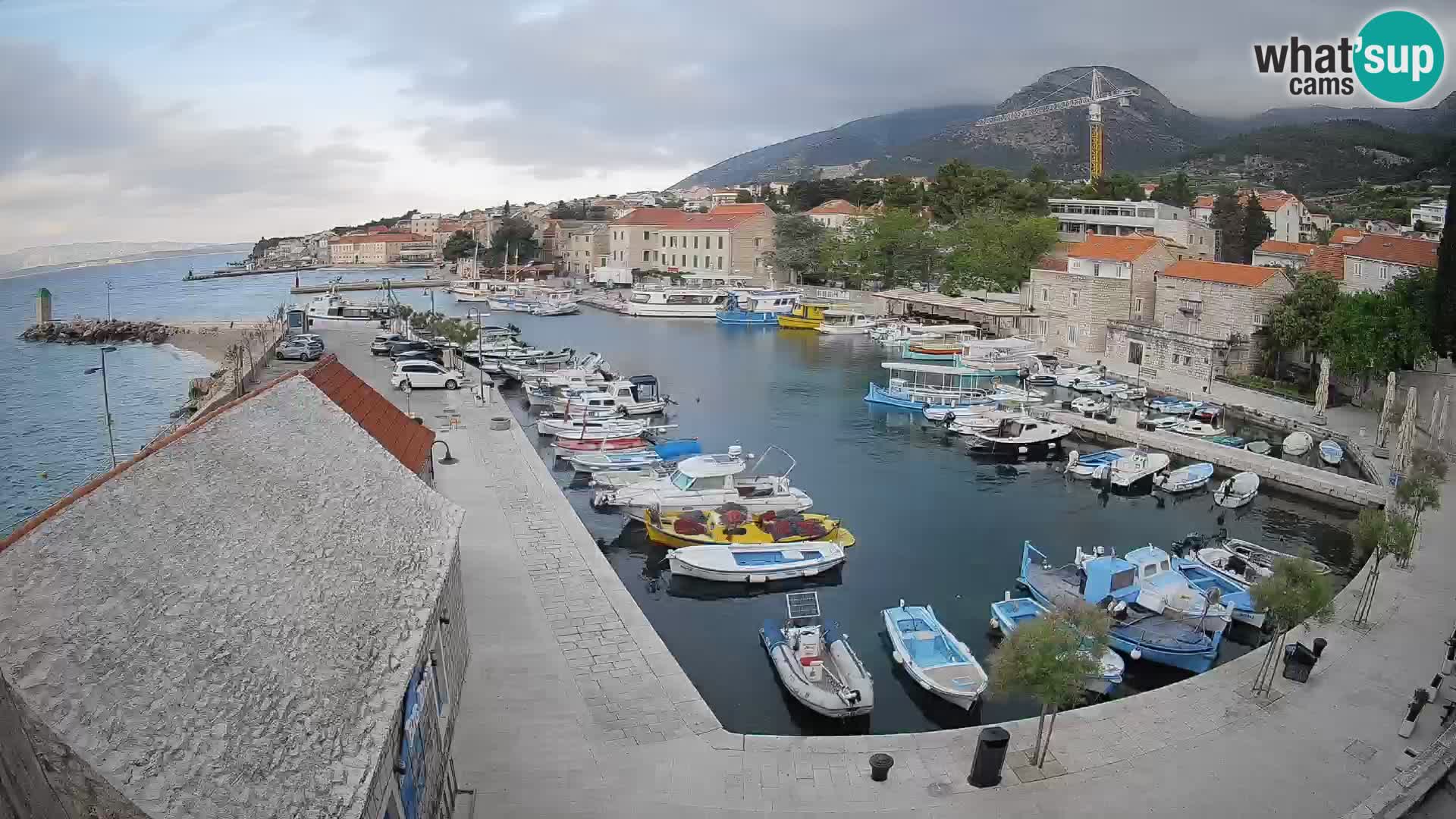 Webcam porto di Bol – Vista live sulla Riva e Marina