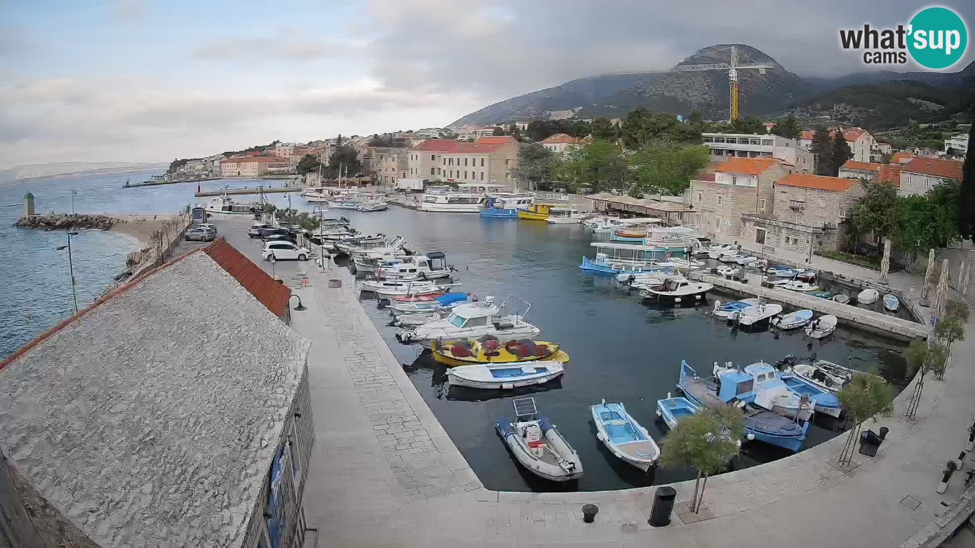 Webcam porto di Bol – Vista live sulla Riva e Marina