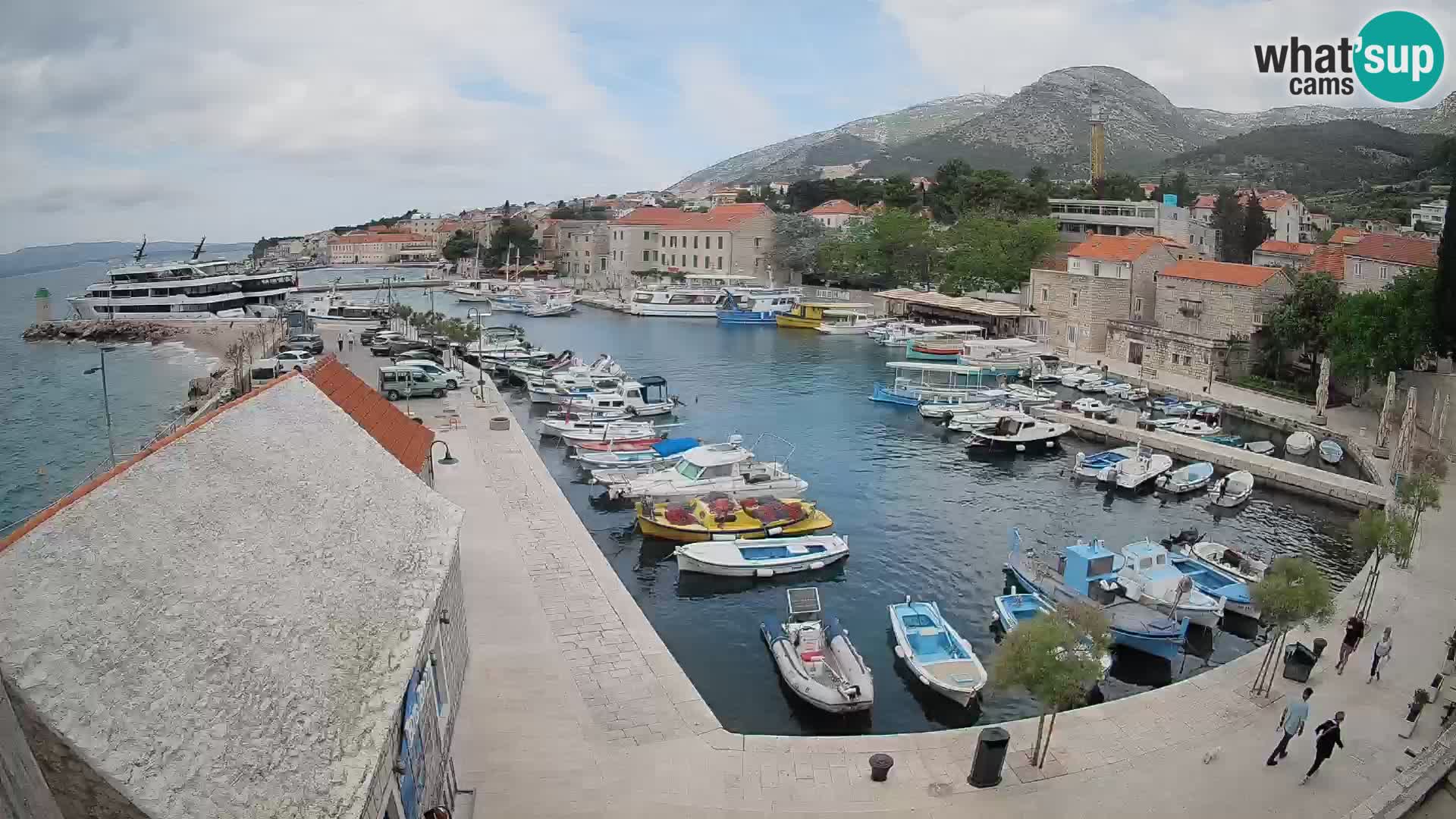 Webcam porto di Bol – Vista live sulla Riva e Marina