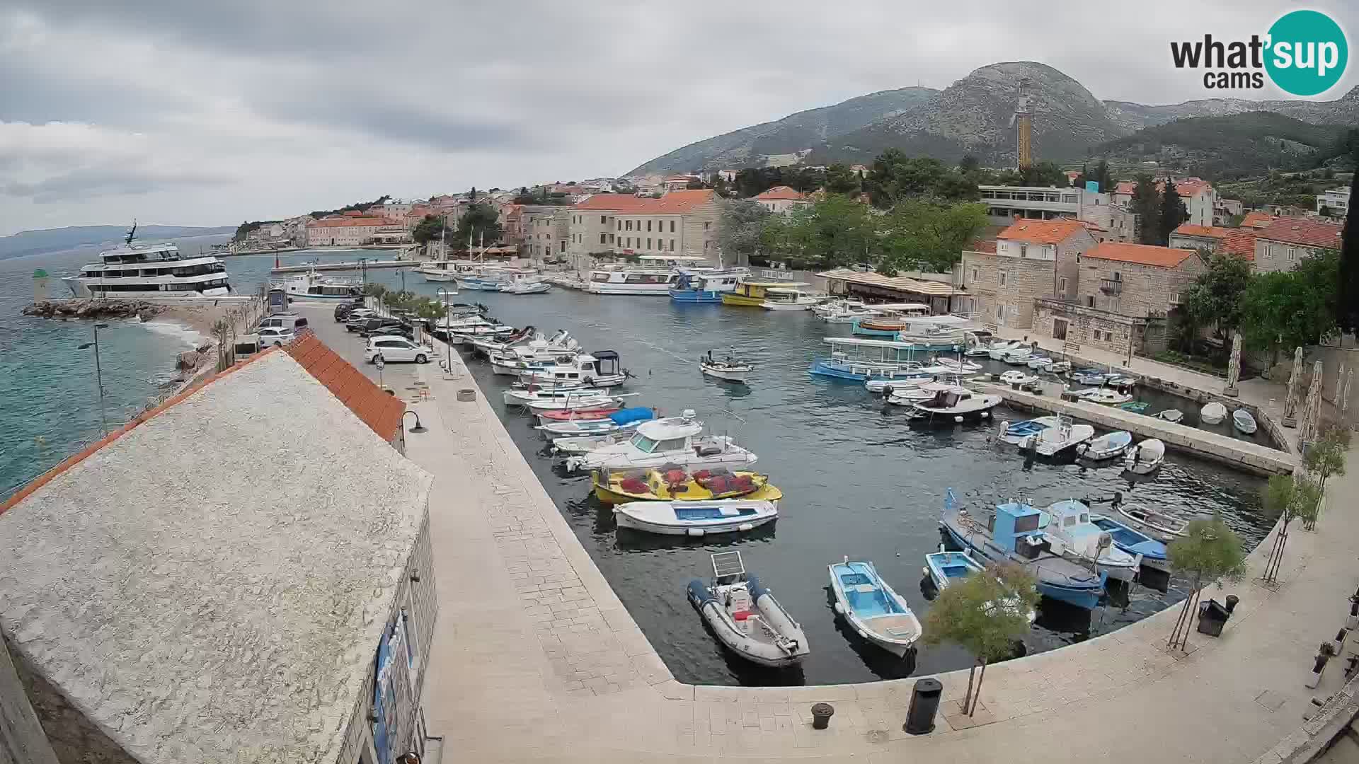 Webcam Bol Harbour – Live View of Bol Riva & Marina