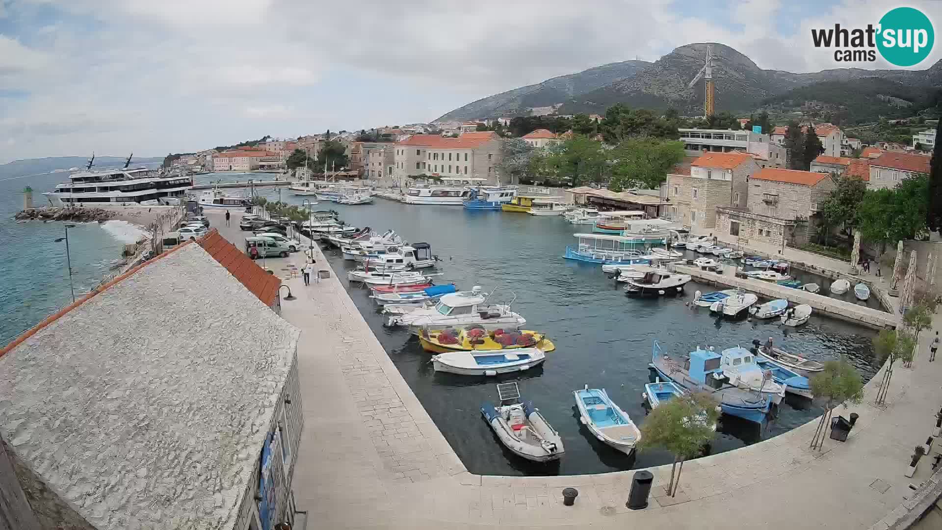 Webcam Bol Harbour – Live View of Bol Riva & Marina