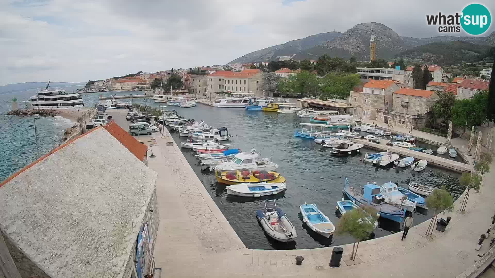 Webcam Bol Hafen – Liveblick auf Bol Riva & Marina