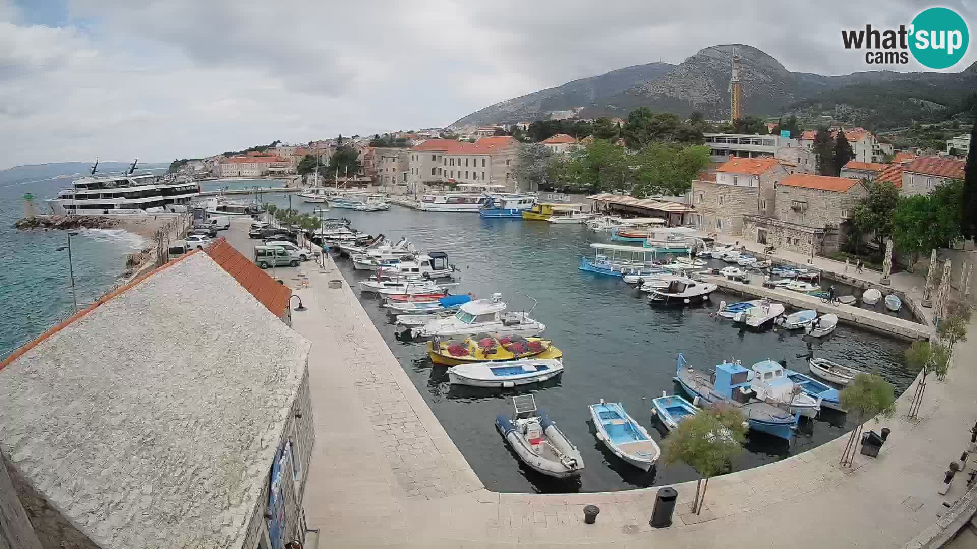 Webcam Bol Harbour – Live View of Bol Riva & Marina