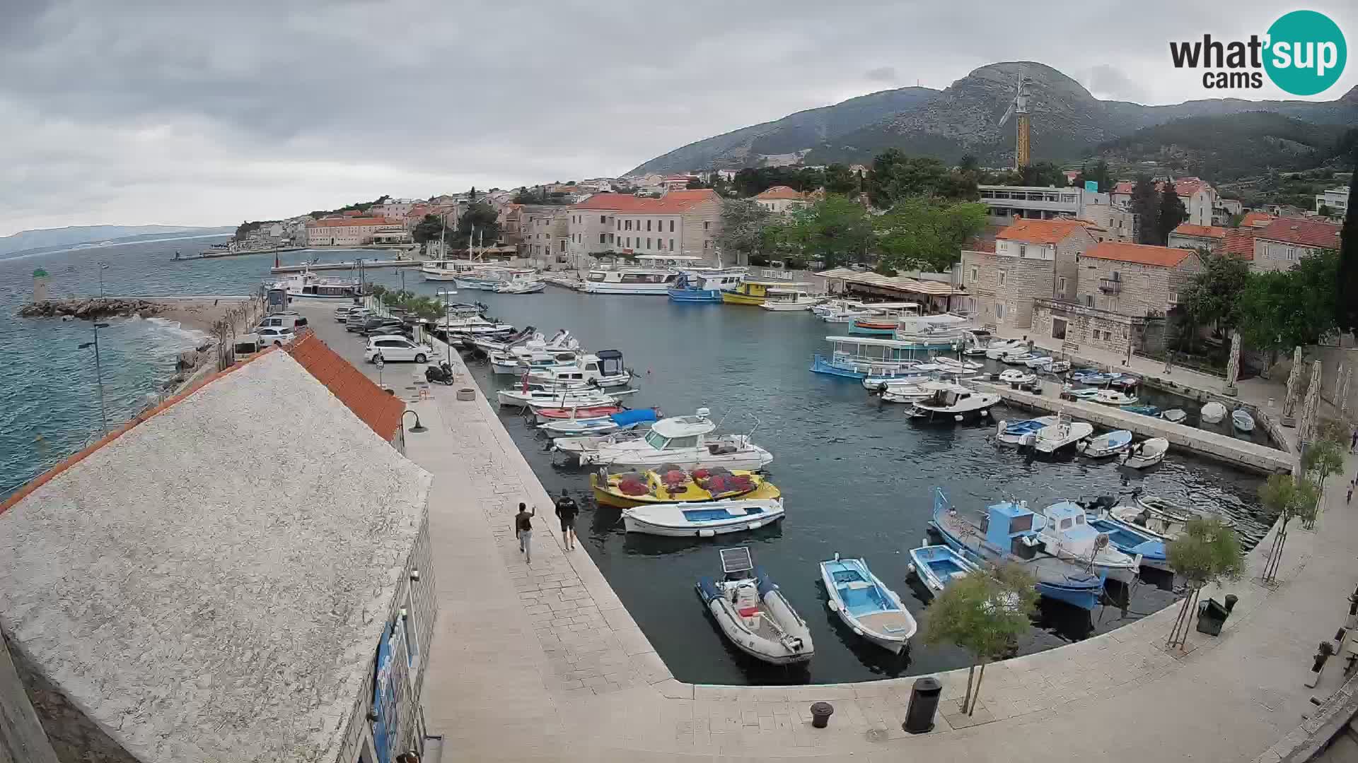 Webcam porto di Bol – Vista live sulla Riva e Marina